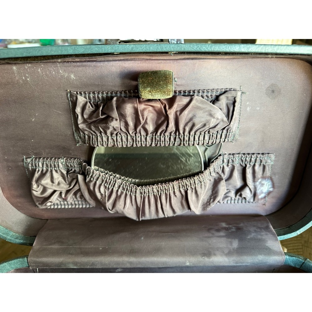 Mid-Century Skyway Train Case with Original Key Slate Blue Makeup Vanity Box - Picture 3 of 15